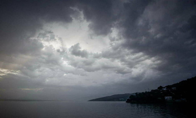 Έκτακτο δελτίο επιδείνωσης καιρού: Πού θα «χτυπήσει» η κακοκαιρία σε λίγες ώρες