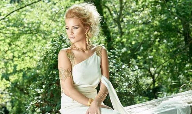 ΣΟΚ: Σε αναπηρικό καροτσάκι η Ελληνίδα Σταρ Ελλάς 2019 - Της επιτέθηκε η Μις Αυστραλία!