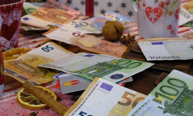 ΟΑΕΔ - Δώρο Χριστουγέννων: Ξεκινά η πληρωμή - Πληρώνονται και τα επιδόματα