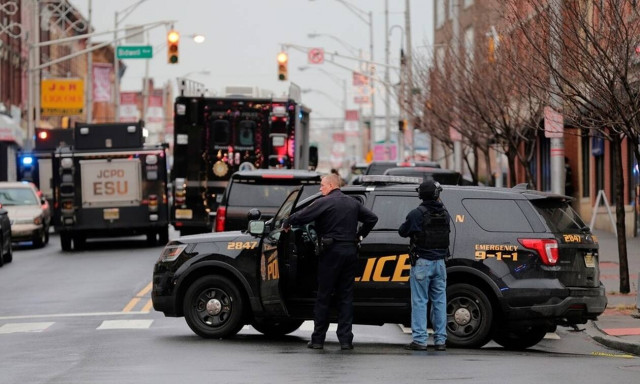 Πυροβολισμοί στο Νιού Τζέρσεϊ: «Μάχη» ενόπλων με Αστυνομικούς – Νεκροί και τραυματίες