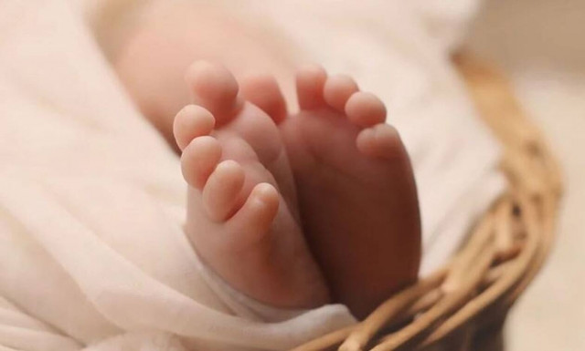 Νοσοκόμα έκλεψε μωρό για να το δώσει στην άτεκνη θεία της - Το τραγικό παιχνίδι της μοίρας