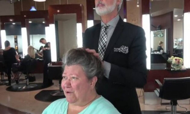 Την έκανε 20 χρόνια νεότερη μέσα σε μερικά λεπτά! (video)