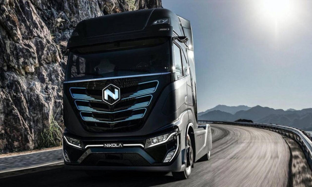 Ο ηλεκτρικός τράκτορας Nikola Tre Electic θα πωλείται κανονικά σε δύο χρόνια