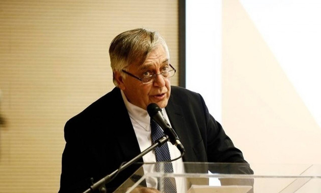 Τον ξέρει τον Ρασπούτιν, αλλά δεν τον κατονομάζει