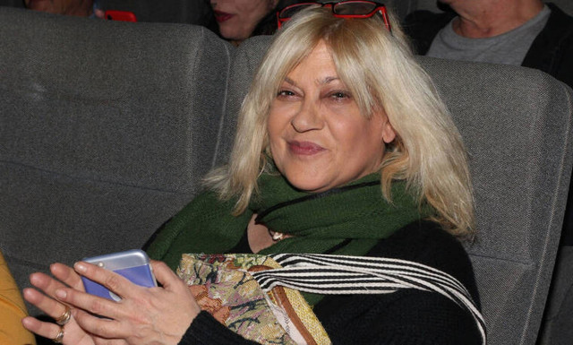 Το καφέ της Χαράς: Η Τζόυς Ευείδη κάνει μπότοξ τρεις μέρες πριν αρχίσει η σειρά