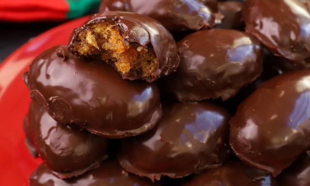 Η γλυκιά συνταγή της ημέρας: Σοκολατένια μελομακάρονα