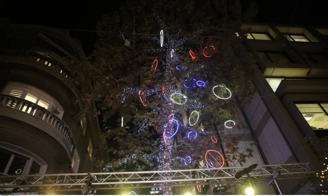 Εορταστικό ωράριο: Ανοιχτά καταστήματα την Κυριακή - Πώς θα λειτουργήσουν