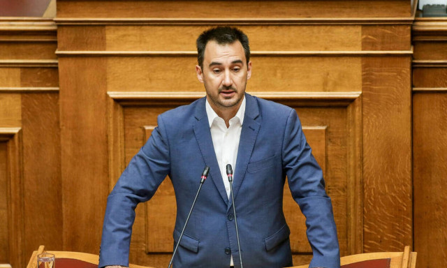 Χαρίτσης: Αντί να πανηγυρίζει ο Μητσοτάκης ας πάρει πρωτοβουλίες