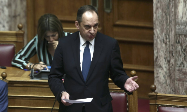 Shipping Mnister Plakiotakis announces more ferry connections to remote islands