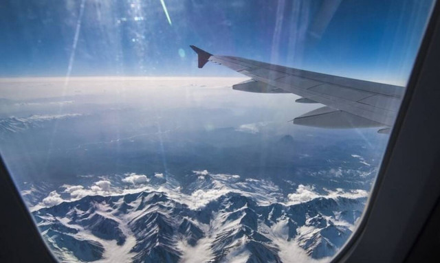 Παραλίγο αεροπορική τραγωδία - Πώς τους έσωσε η παρατηρητικότητα της αεροσυνοδού (pics)