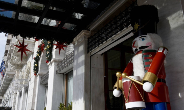 Stores in Athens open Sundays Dec. 15, 22, 29 (Full holiday schedule)