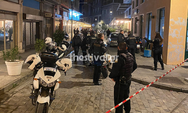 Σικάγο το κέντρο της Θεσσαλονίκης: Κουκουλοφόροι έριξαν 30 σφαίρες δίπλα σε πολυσύχναστη πλατεία