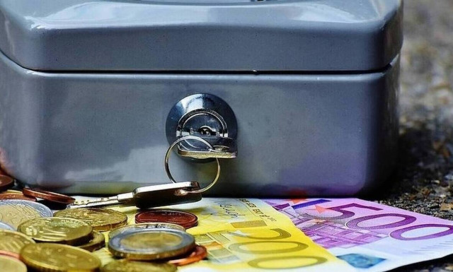 Ασφαλιστικό: Τα στάδια και τα εμπόδια για μείωση των εισφορών των μισθωτών 