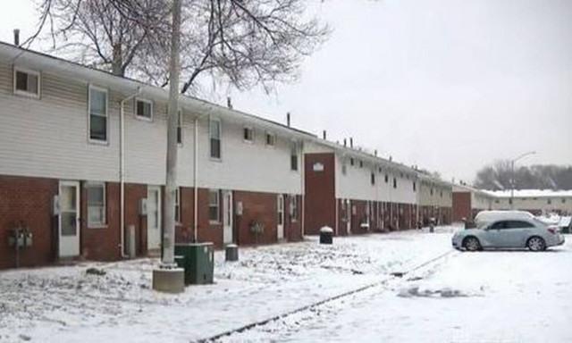 Ανείπωτη τραγωδία: Νεκρός 4χρονος από πυροβολισμούς (vid)