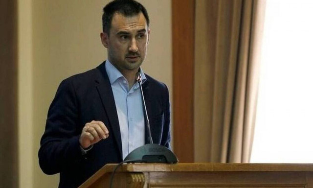 Χαρίτσης: Ο Τύπος πληρώνει τους τακτικισμούς της κυβέρνησης Ν.Δ.