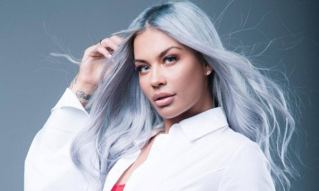 ΝΑΥΑ: Τι αποκαλύπτεται μέσα από το νέο της live unplugged (video)