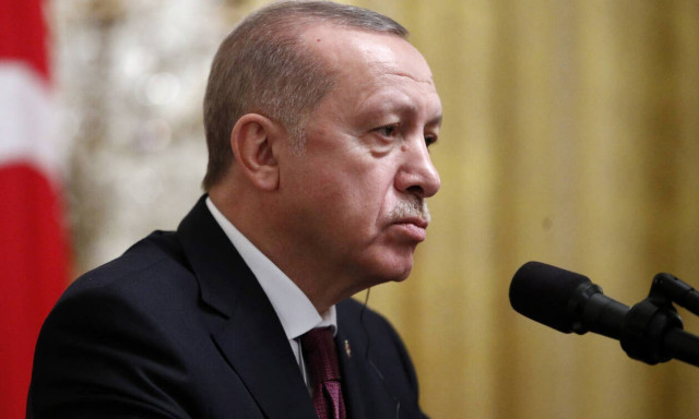 Ψεύτης και συκοφάντης ο Ερντογάν: Μας πρότειναν να βυθίζουμε τις βάρκες με τους πρόσφυγες