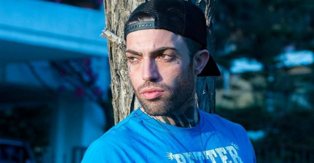 Ο άγνωστος αδερφός του TUS: Δείτε τους μαζί για πρώτη φορά (photos)