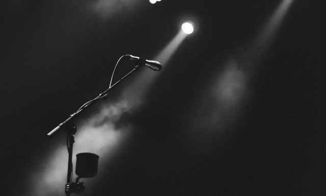 Πέθανε πασίγνωστος τραγουδιστής