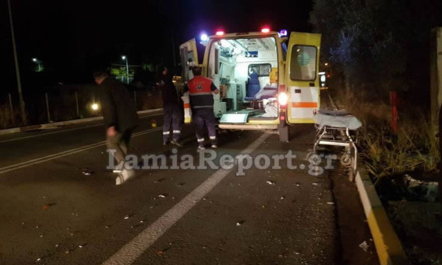 Λαμία: Σοβαρό τροχαίο με μηχανή - Το κράνος του έσωσε τη ζωή (pics)