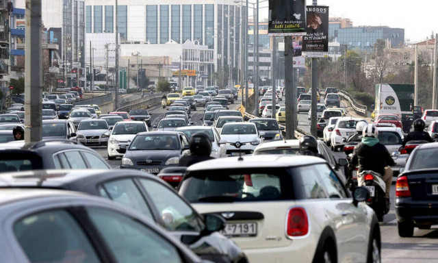 Κίνηση ΤΩΡΑ: Μποτιλιάρισμα στους δρόμους - Πού εντοπίζονται προβλήματα