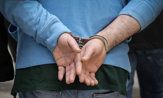 Σάλος: Πασίγνωστος ποδοσφαιριστής στη φυλακή - Αυνανιζόταν μπροστά σε ανήλικη