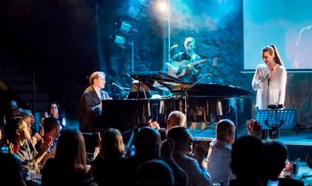 Στέφανος Κορκολής - Σοφία Μανουσάκη : Καθηλωτική η πρεμιέρα τους