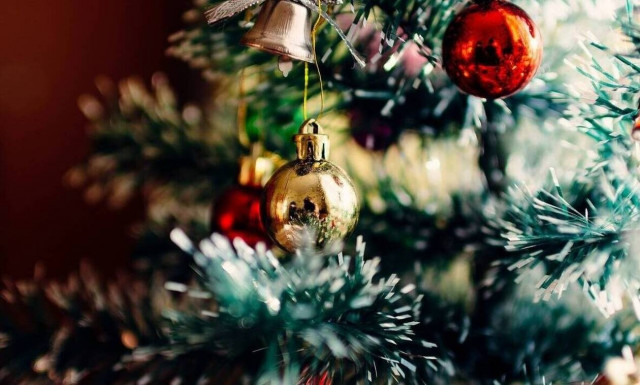 Η χριστουγεννιάτικη Αθήνα από ψηλά! (vid)