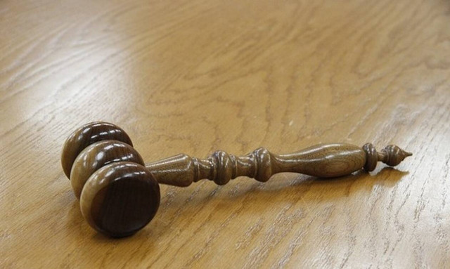 Καλαμάτα: Για ανθρωποκτονία από αμέλεια κατηγορείται η 24χρονη που πέταξε το μωρό της στον κάδο