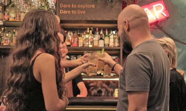 Γιατί όλη η Αθήνα μιλάει ξαφνικά για τα HIGHBALLS