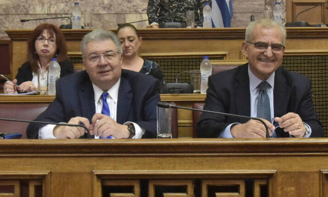 Όλα για το πτυχίο: Συνεχής κόντρα κυβέρνησης - ΣΥΡΙΖΑ για τον Διαματάρη