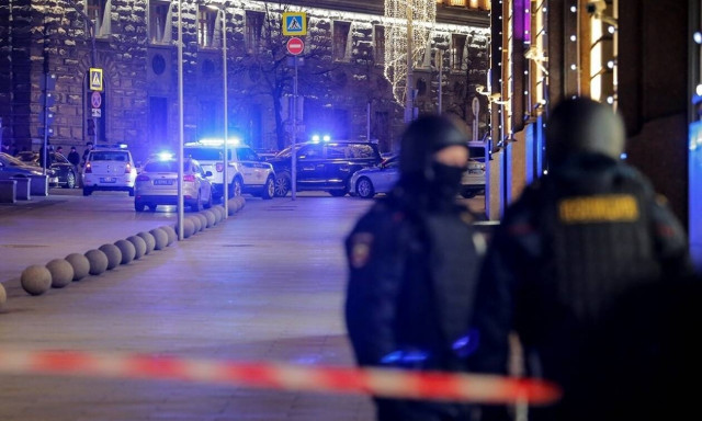 Ρωσία: Νεκρός και δεύτερος αστυνομικό από την ένοπλη επίθεση στη Μόσχα - Αυτός είναι ο δράστης