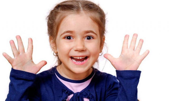 «Μαμά, να σου φροντίσω εγώ τη μυτούλα;»