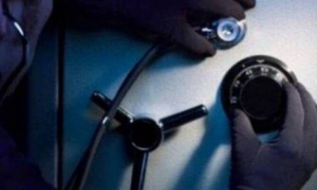 Αίγιο: Διάρρηξη στο Δημαρχείο - Άδειασαν το χρηματοκιβώτιο