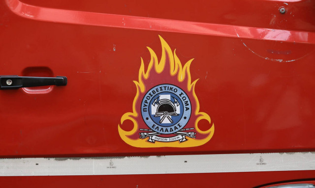 Κρήτη: «Συναγερμός» για φωτιές σε αυτοκίνητο και σπίτι