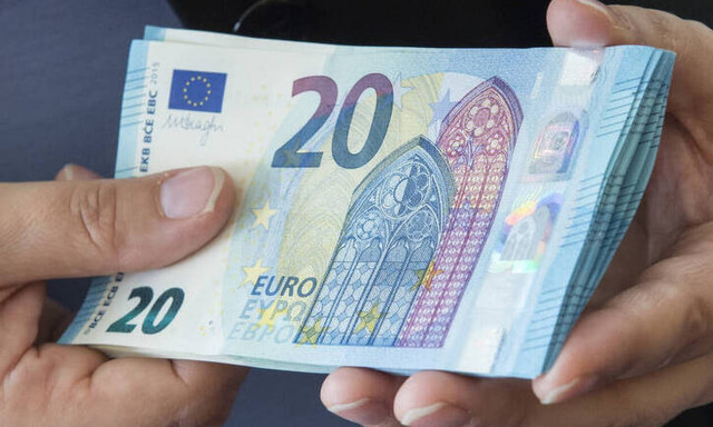 Αυξήσεις σε μισθούς και συντάξεις από το νέο έτος - Οι δικαιούχοι και τα ποσά