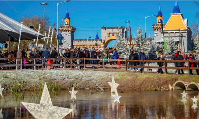 Οι θεματικοί τουριστικοί προορισμοί κλέβουν... την παράσταση των χριστουγεννιάτικων διακοπών