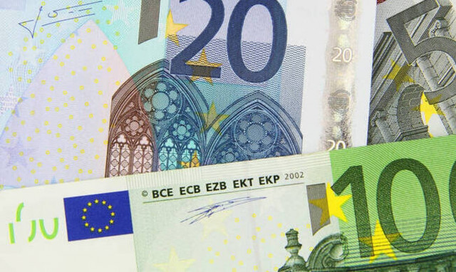 Τι πρέπει να πληρώσουν οι φορολογούμενοι μέχρι και την Πρωτοχρονιά