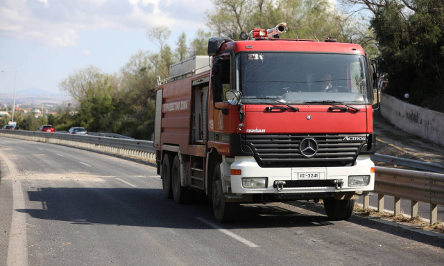 Συναγερμός στην Πυροσβεστική: Μεγάλη πυρκαγιά σε αποθήκη στη Θεσσαλονίκη (pics+vid)