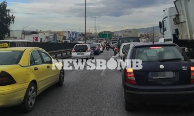 Κίνηση ΤΩΡΑ: Μποτιλιάρισμα - «κόλαση» στους δρόμους της Αθήνας