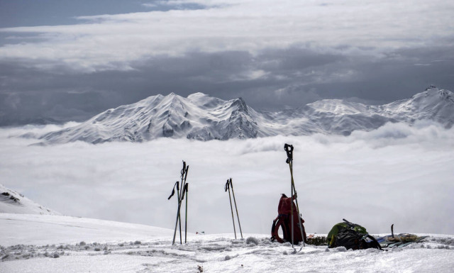 No snow in Greek ski resorts; Up to 25 pct annual turnover losses