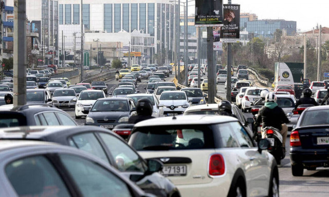 Καραμπόλα έξι οχημάτων στην Αττική Οδό - Μεγάλες καθυστερήσεις