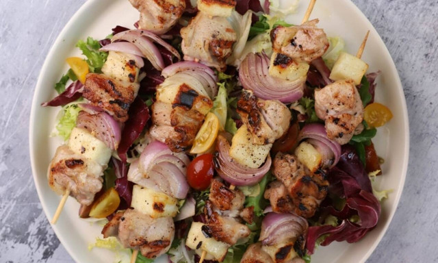 Η συνταγή της ημέρας: Αρνίσια σουβλάκια