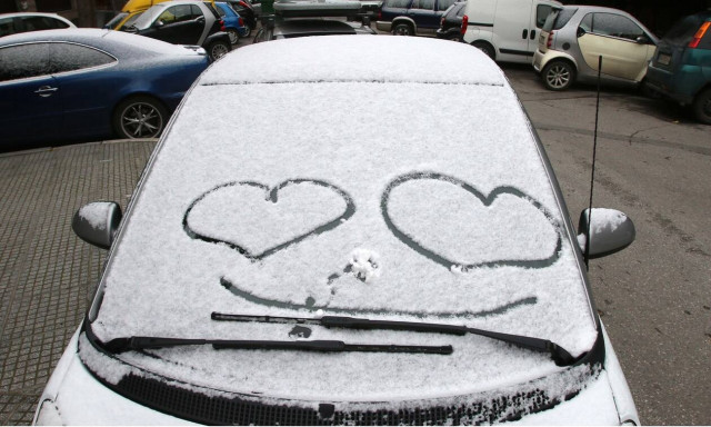 Καιρός: Η «Ζηνοβία» δείχνει τα... δόντια της - Θερμοκρασίες κάτω από το μηδέν, χιόνια και παγετός