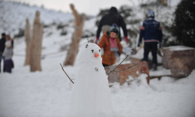 Zenobia cold front may bring Attica's first low-altitude snows, meteo forecasts