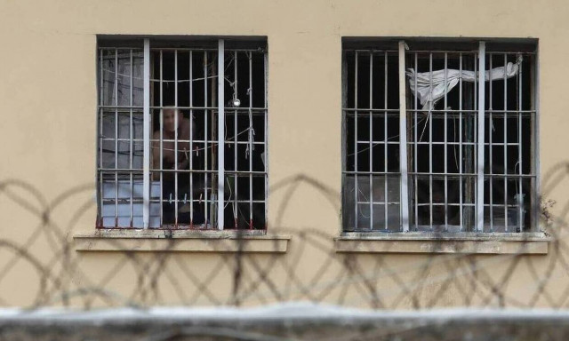 Άθλιες συνθήκες στις φυλακές Δομοκού καταγγέλλουν οι φύλακες - Στο πάτωμα κοιμούνται οι κρατούμενοι