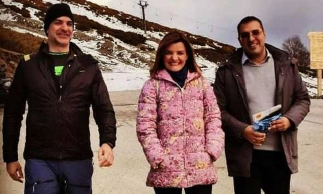 Κυριάκος Μητσοτάκης: Πεζοπορία στα χιόνια του Μετσόβου (pics)