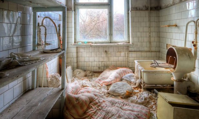 Ανατριχίλα στο Τσέρνομπιλ: Δείτε πλάνα ΜΕΣΑ από το νοσοκομείο της πόλης!