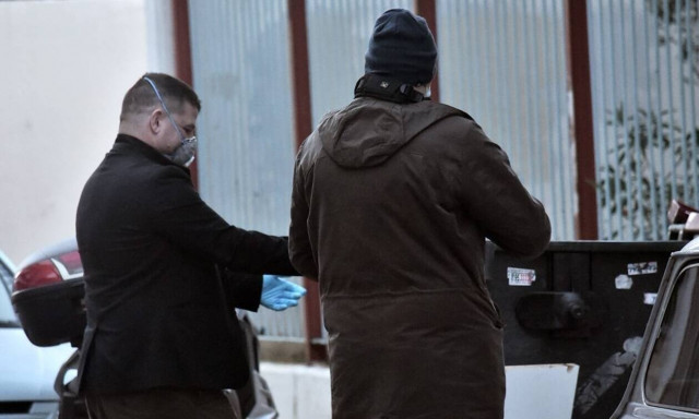 Πετράλωνα: «Tον σκότωσα γιατί χτυπούσε τη μητέρα μου» - Τι είπε στην απολογία του ο 20χρονος