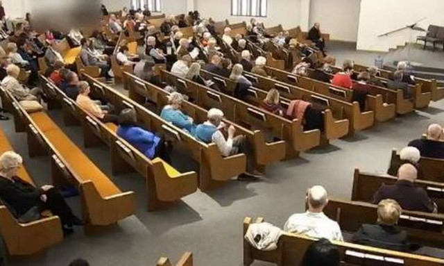 Τέξας - Σοκαριστικό βίντεο: Η στιγμή που άνδρας ανοίγει πυρ σε εκκλησία – Δύο νεκροί